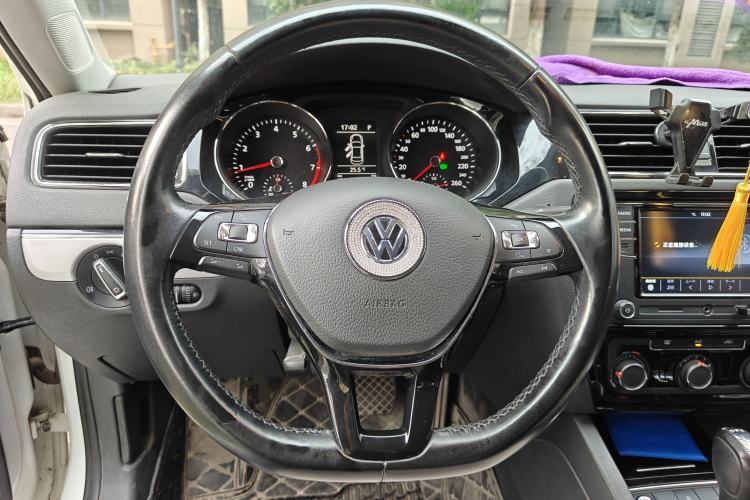 Used Volkswagen Sagitar 2018 280TSI DSG Ignite Edition Steering Wheel
