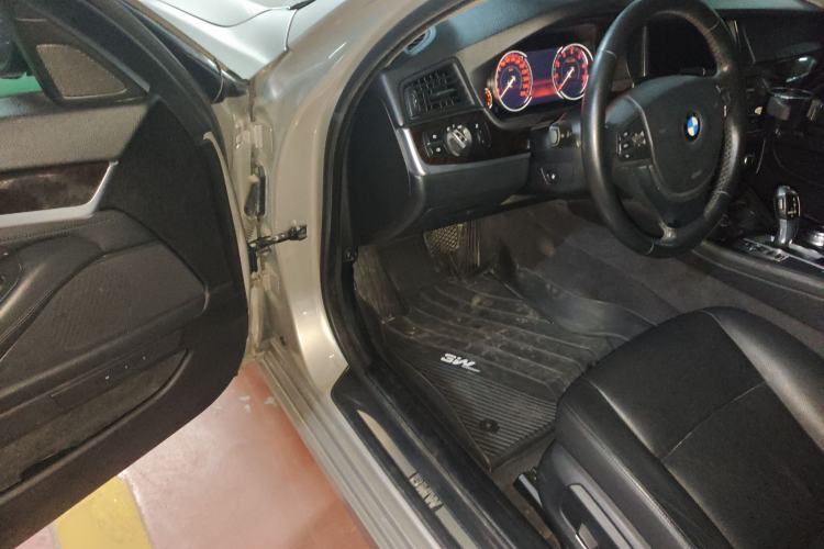 Used BMW 5 Series 2013 530Li Leading Model