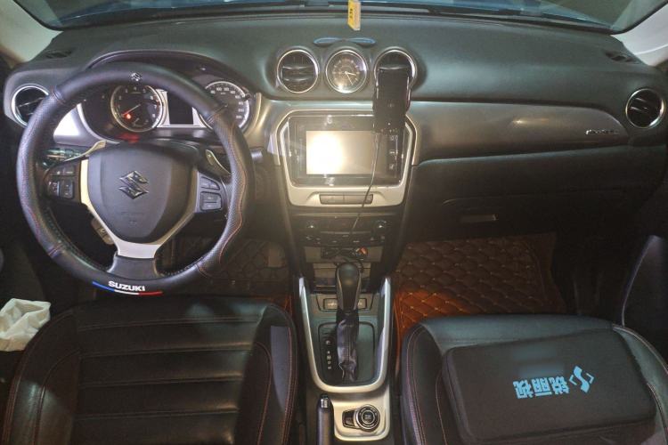 Used Suzuki Vitara 2016 1.4T Automatic 4x4 Flagship Model Center Console