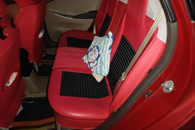 Used Hyundai Verna (older generation) 2010 Sedan 1.4L Manual Comfort GS Left Rear Seat