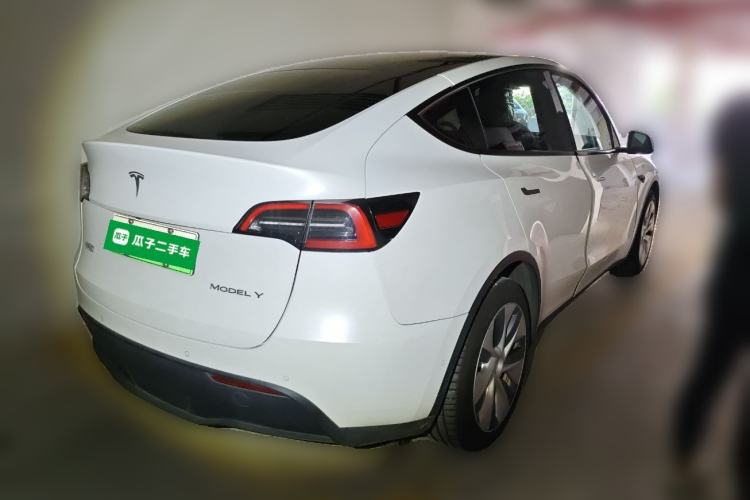 Used Tesla Model Y 2022 Long-Range All-Wheel-Drive Version