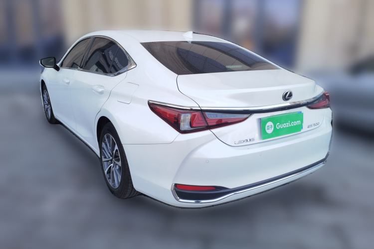 Used Lexus ES 2024 200 Premium Edition Rear Left 45 Deg