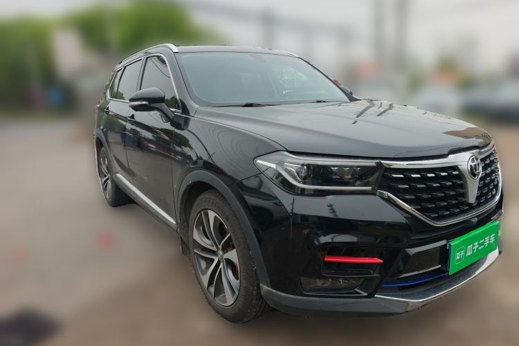 Used Brilliance V7 2018 280T DCT Luxury Model 5 Seats Front Right 45 Deg