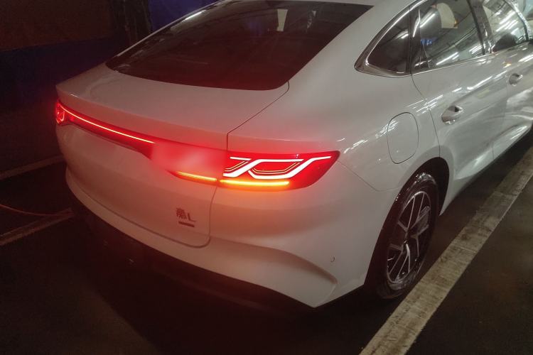 Used BYD Qin L 2025 DM-i Smart Drive 120KM Leading Model
