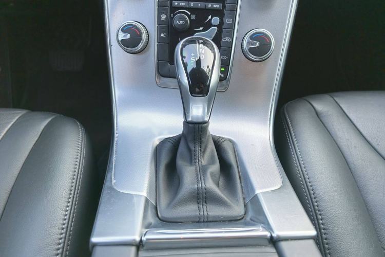 Used Volvo V60 2017 T4 Smart Edition China V Standard Interior 5