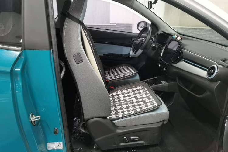 Used Chery New Energy Little Ant 2022 Restyled Version Sweet Pink Edition Half-Sugar Version 30.6 kWh 30 kW 301 km