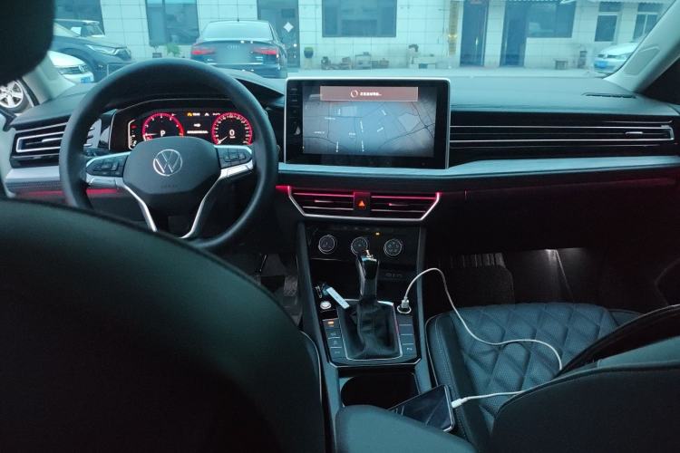 Used Volkswagen Sagitar 2024 300TSI DSG Excellence Edition Center Console