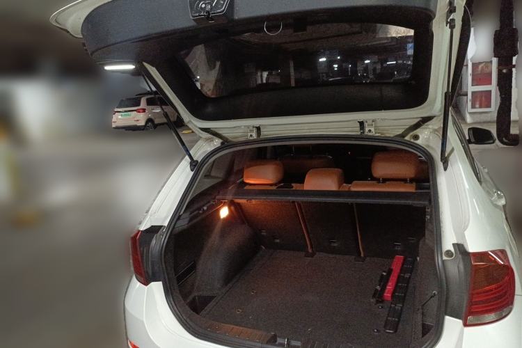 Used BMW X1 2013 sDrive18i Fashion Model Trunk