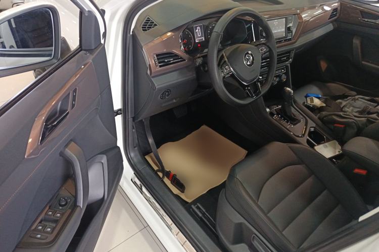 Used Volkswagen Tharu 2019 280TSI Two-Wheel Drive Comfort Edition China V Standard Driver Seat