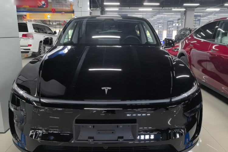 Used Tesla Model Y 2025 Rear-Wheel-Drive Version