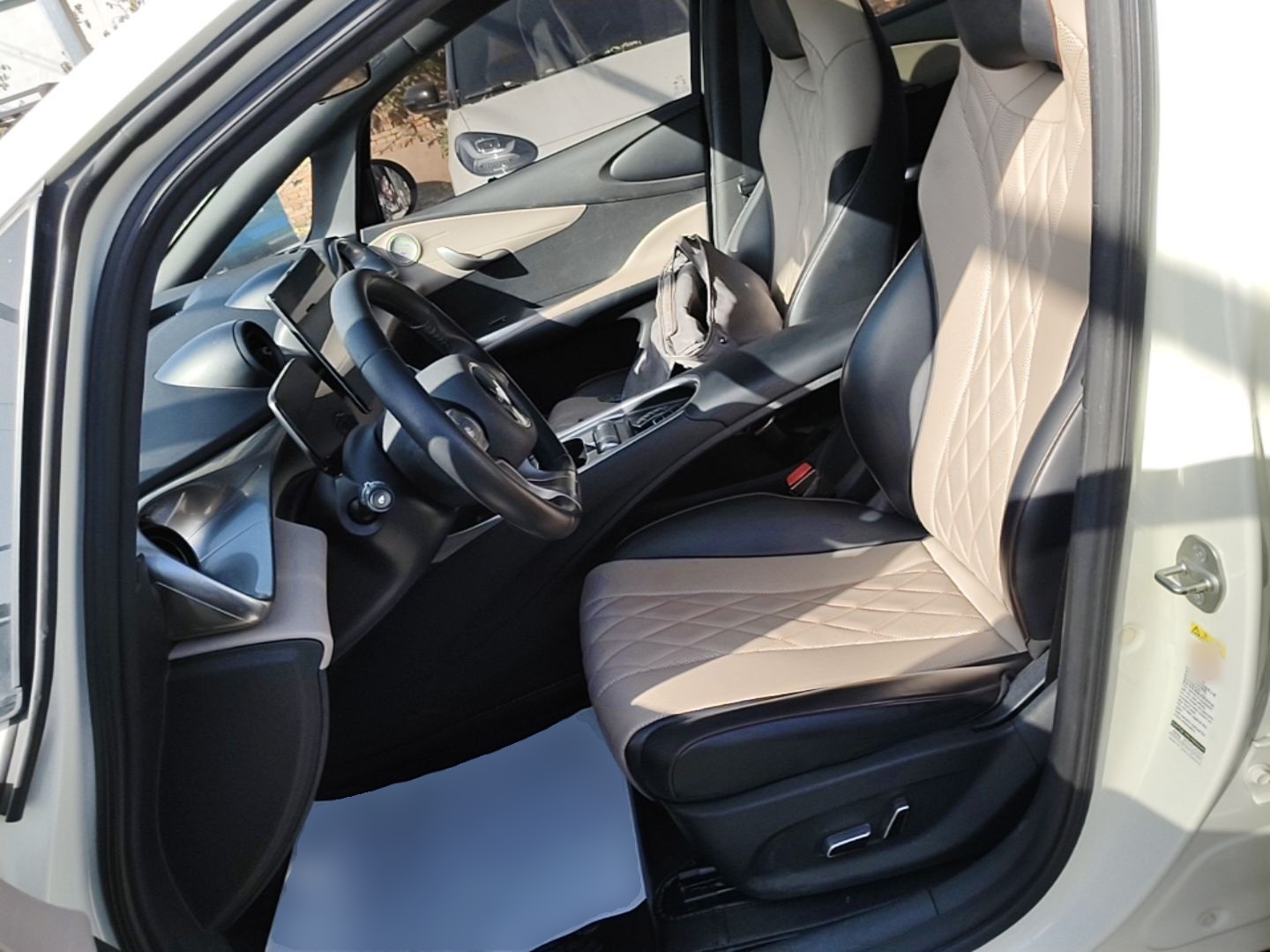 BYD Dolphin 2021 405 km Fashion Edition — снимка 17