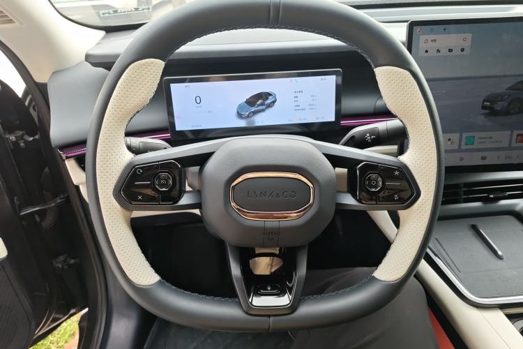 Used Lynk & Co 07 2024 EM-P 126 Long-Range Halo Steering Wheel