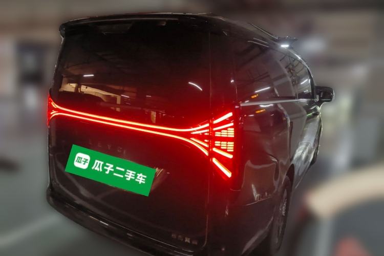 Used Geely Galaxy LEVC L380 2024 140-Degree 8-Seater Four-Wheel Drive Max
