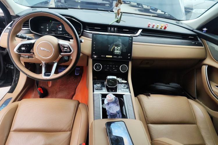 Used Jaguar XFL 2024 2.0T P250 Two-Wheel Drive Prestige Luxury Edition Center Console