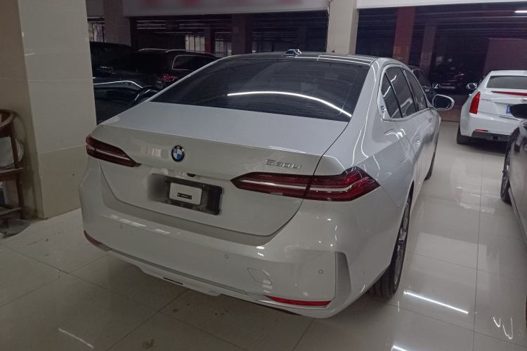 Used BMW 5 Series 2024 530Li Leading Luxury Package Rear Right 45 Deg