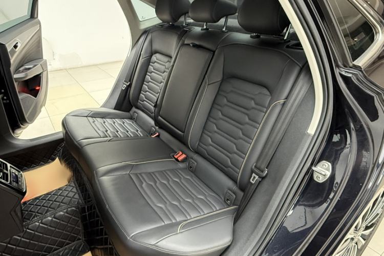 Used Volkswagen Passat 2020 Facelift 330TSI Elite Edition China VI Standard
