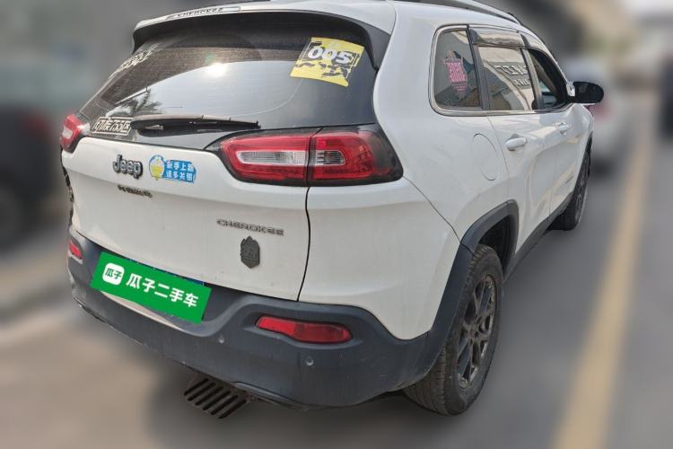 Used Jeep Cherokee 2016 2.4L Leading Edition
