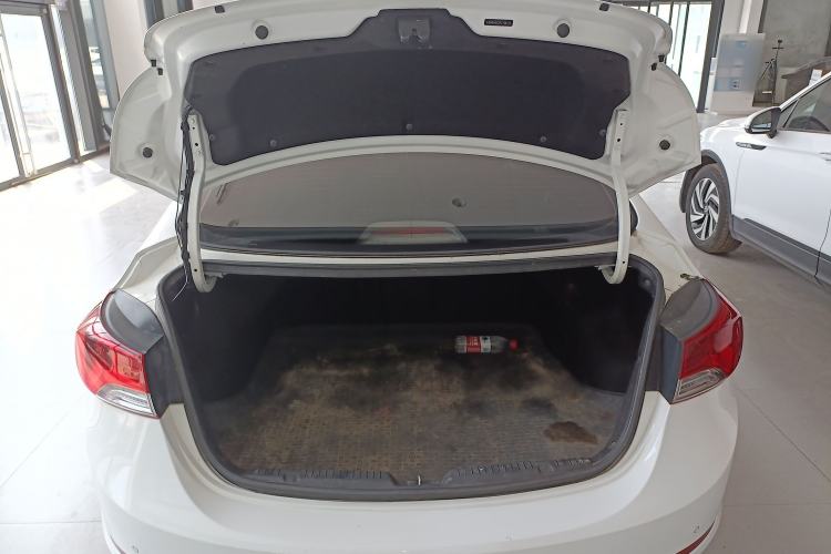 Used Hyundai Elantra (5th Generation / Langdong) 2015 1.6L Manual Leading Model
