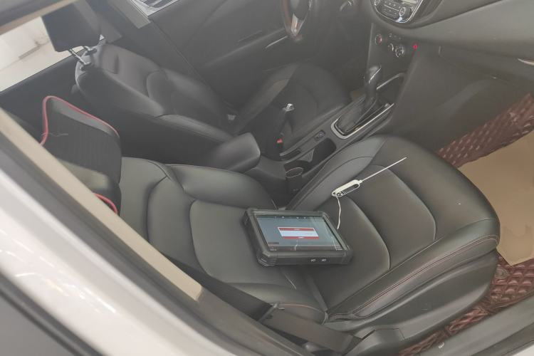 Used Chevrolet Monza 2020 Light Hybrid Redline 320T Dual-Clutch Joyful Edition Right Front Seat