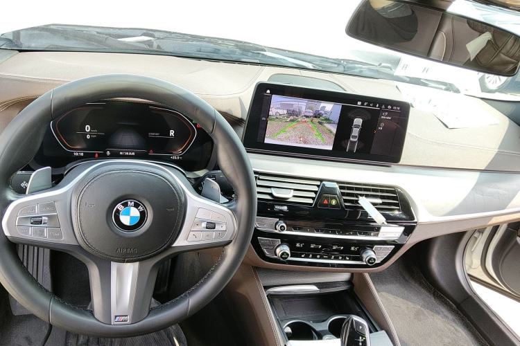 Used BMW 5 Series 2022 Second Facelift 530Li Leading Edition M Sport Package Center Console