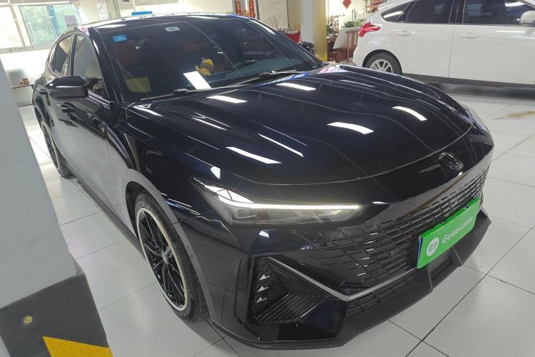 Used CHANGAN UNI-V 2022 1.5T Prestige Version Exterior 1