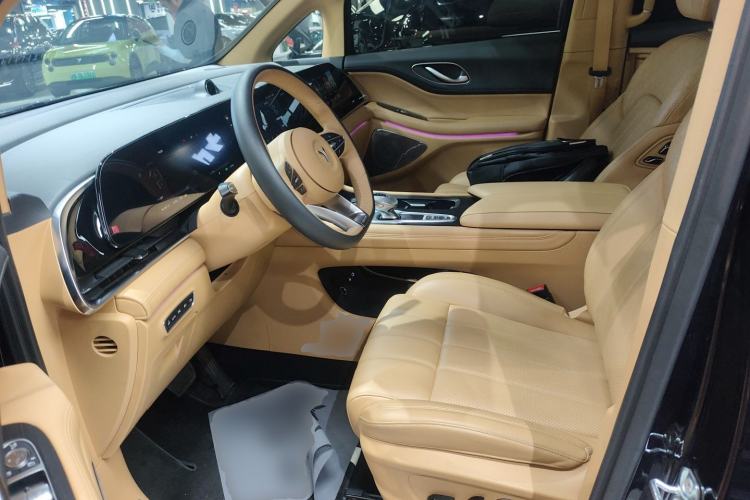 Used VOYAH Dream 2024 PHEV Extended-Range Premium Edition Left Front Seat