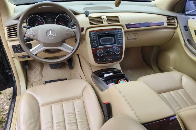 Used Mercedes-Benz R-Class 2009 R 300 L Luxury Model