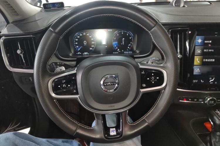 Used Volvo V90 2017 Cross Country T5 AWD Prestige Edition Steering Wheel