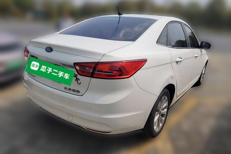 Used Ford Escort 2015 1.5L Manual Fashion Edition
