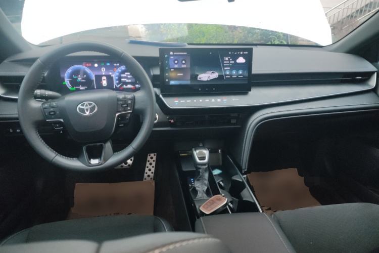 Used Toyota Camry 2024 Dual-Motor 2.0HS Sport Edition Center Console