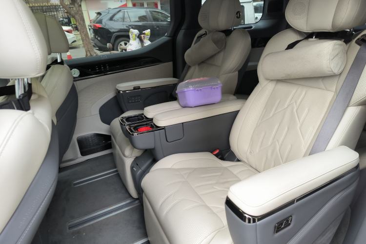 Used Zeekr 009 2024 7-Seater Walk-Through Version Four-Wheel Drive 108 kWh