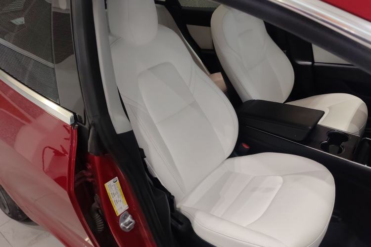 Used Tesla Model 3 2019 Long-Range Rear-Wheel-Drive Version Right Front Seat