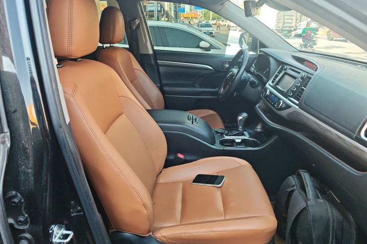 Used Toyota Highlander 2018 2.0T Four-Wheel Drive Knight Edition 7 Seats China VI Standard
