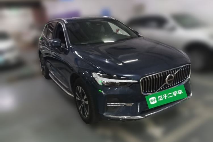 Used Volvo XC60 2023 B5 4x4 Smart Luxury Edition Front Right 45 Deg