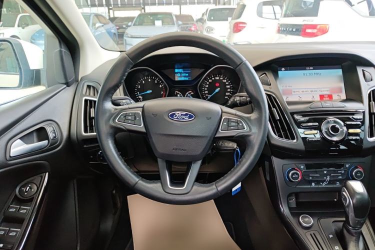 Used Ford Focus 2017 Hatchback 1.6L Automatic Fashion Edition Smart Drive Version
