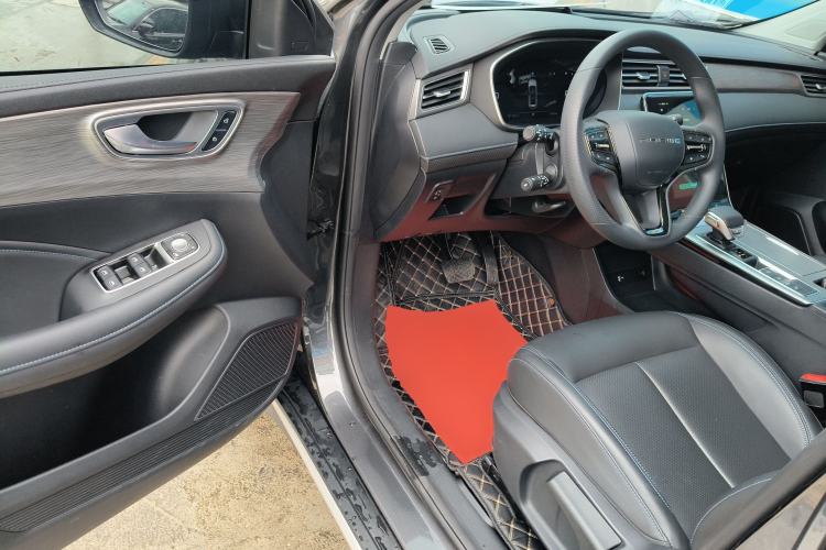 Used Roewe RX5 2023 PLUS 330TGI Automatic Trendsetting Smart Edition
