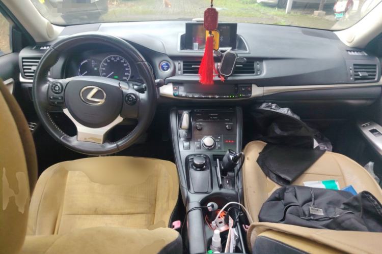 Used Lexus CT 2014 CT200h Comfort Edition Monochrome Center Console