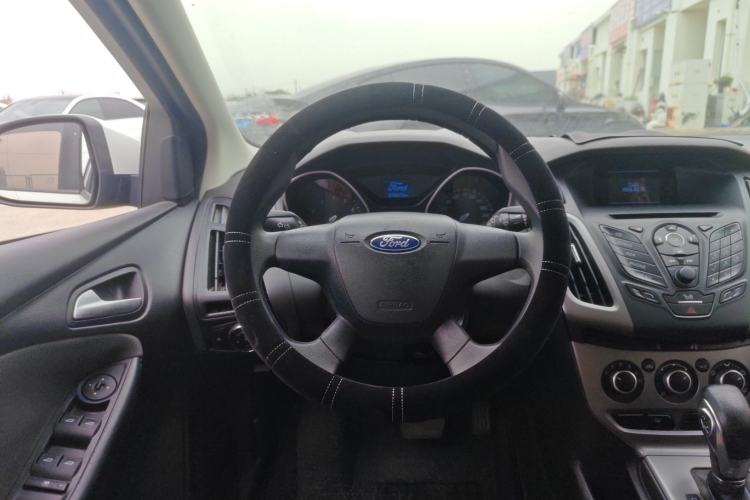 Used Ford Focus 2012 Hatchback 1.6L Automatic Comfort Model Steering Wheel