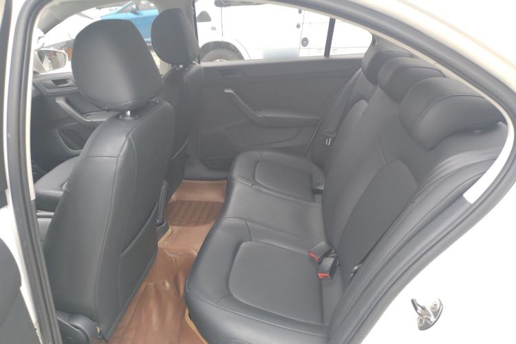 Used Volkswagen Santana 2013 1.6L Automatic Fashion Edition