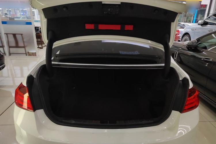 Used BMW 3 Series 2015 328Li Fashion Model Trunk