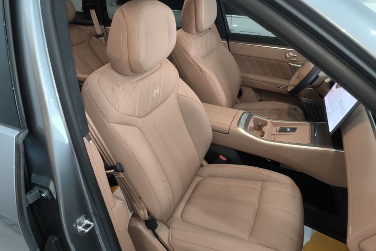 Used ONVO Luxeed L90 2025 Model—Ultra Six-Seater Version