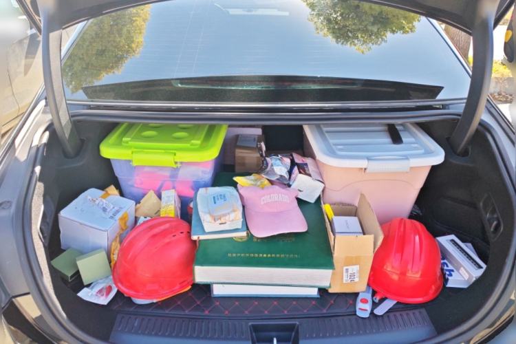 Used Mercedes-Benz E-Class New Energy 2024 E 350 e L Plug-in Hybrid Sedan Trunk