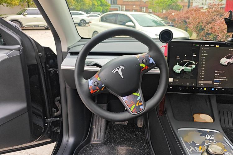 Used Tesla Model Y 2023 Rear-Wheel-Drive Version
