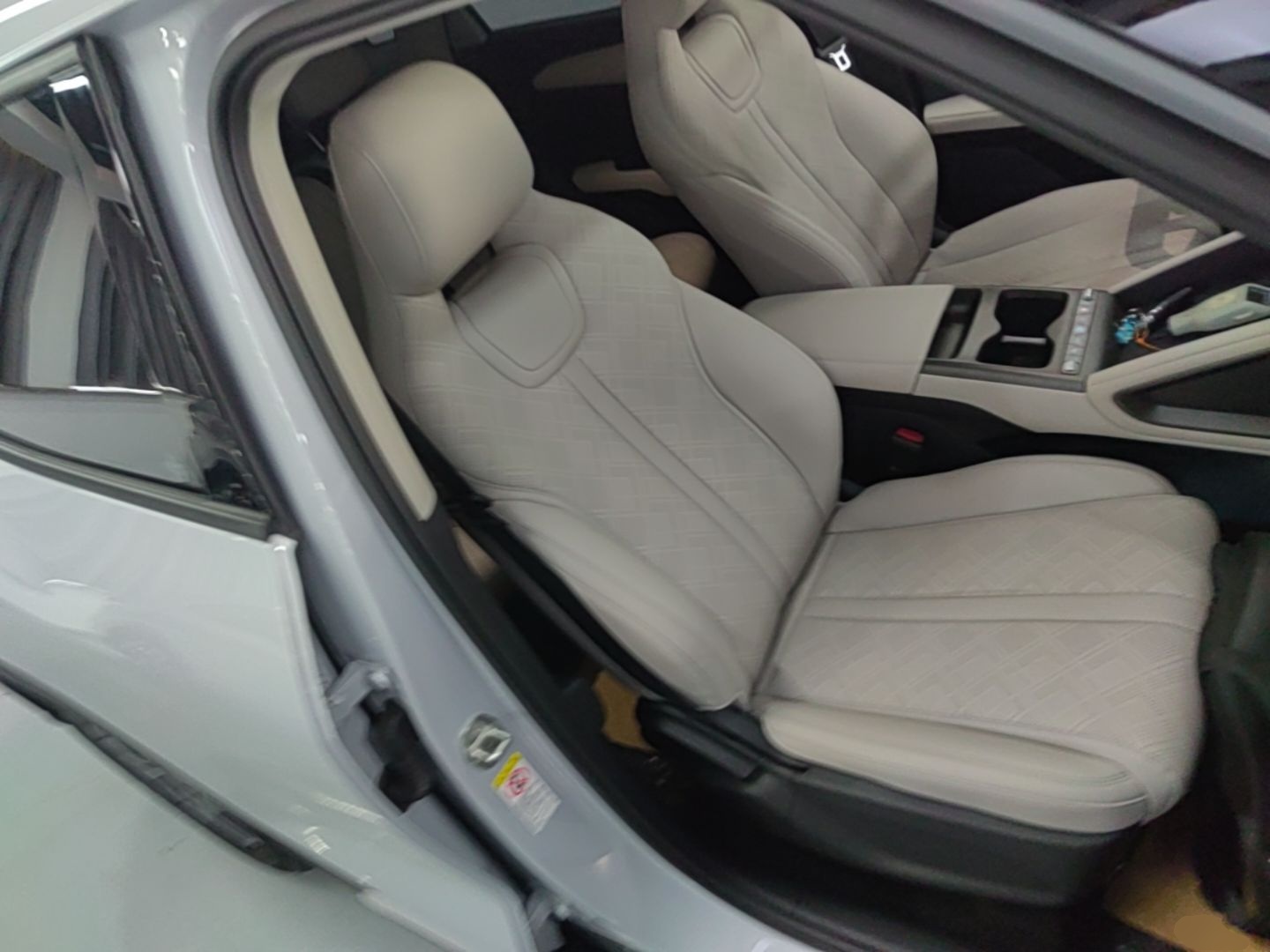 BYD Yuan UP 2025 Model 301KM Leading Version — снимка 19
