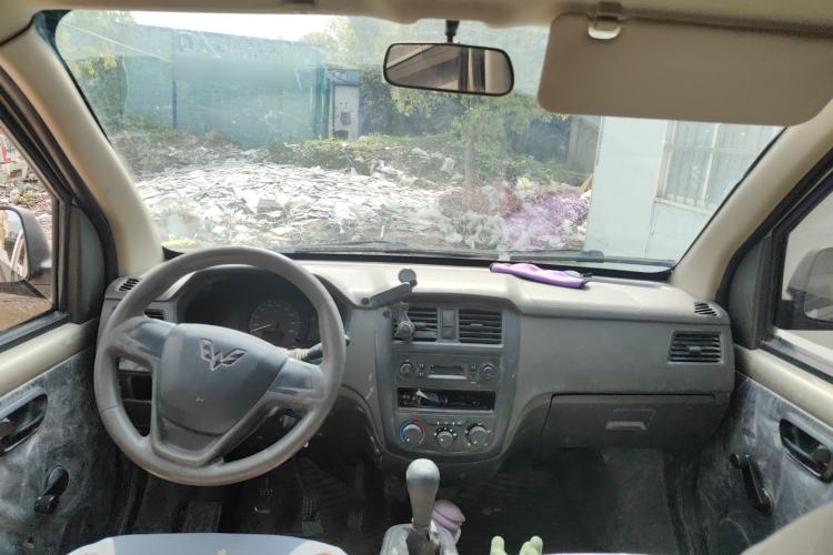 Used Wuling Rongguang 2015 1.2L S Base Model CNG Center Console