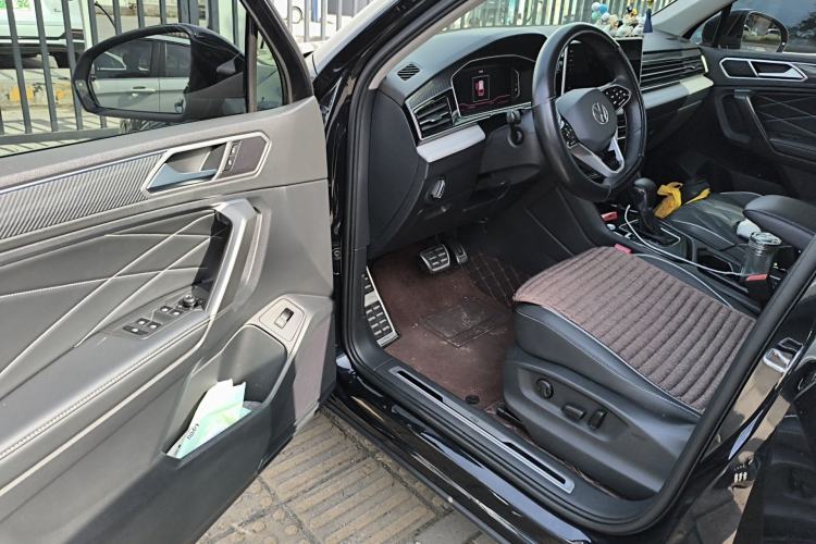 Used Volkswagen Tiguan L 2022 330TSI Automatic Two-Wheel Drive R-Line Enhanced Edition
