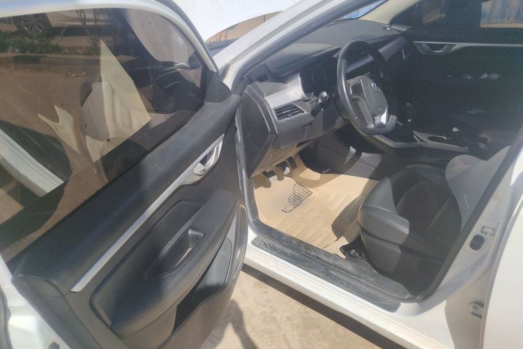 Used Geely Auto Vision 2019 Upgraded Model 1.5L Manual Luxury Version China VI Standard