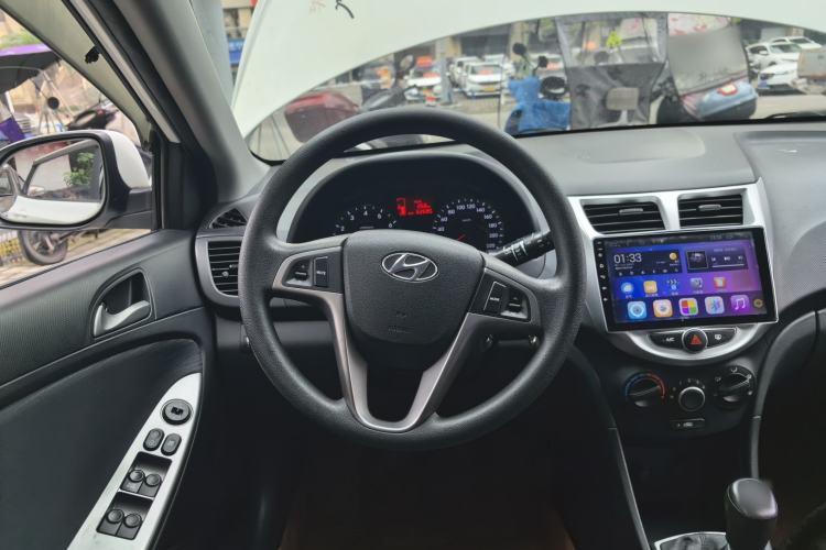 Used Hyundai Verna Ray 2014 1.4L Manual GLX