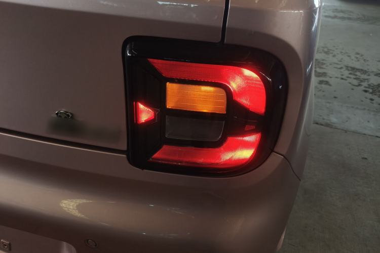 Used Geely Galaxy Panda 2023 Panda Mini 200km Endurance Bear Right Rear Taillight