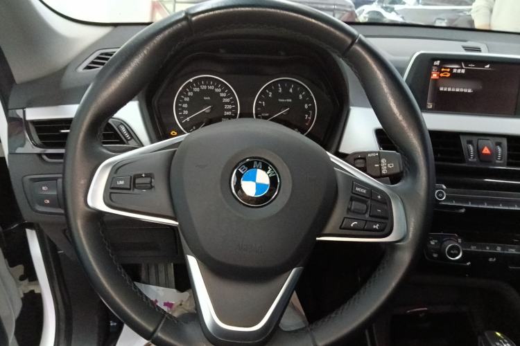 Used BMW X1 2016 sDrive18Li Fashion Model Steering Wheel